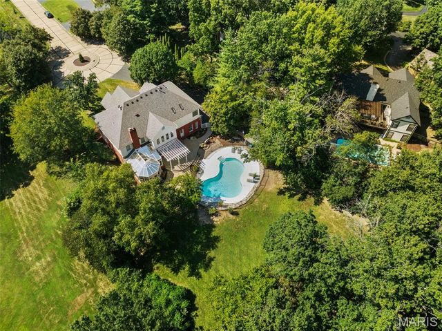 3 Longrove Lane, Des Peres, MO 63131