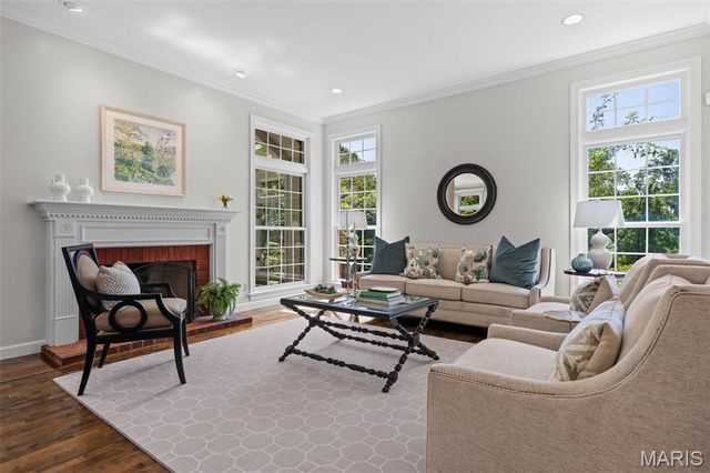 3 Longrove Lane, Des Peres, MO 63131