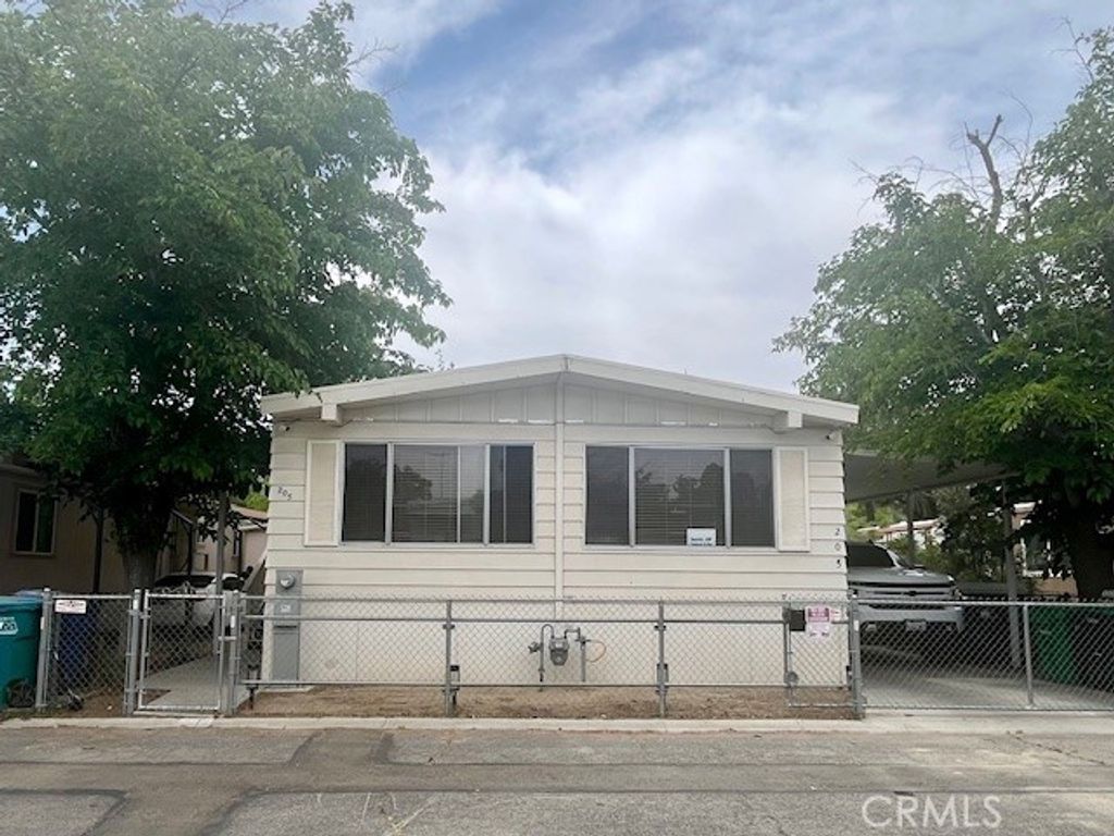 45800 Challenger Way 205, Lancaster, CA 93535