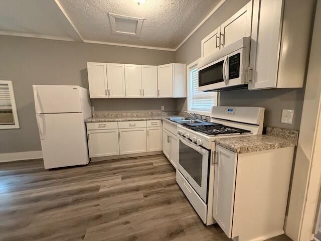 37 Jefferson Street, Newaygo, MI 49337