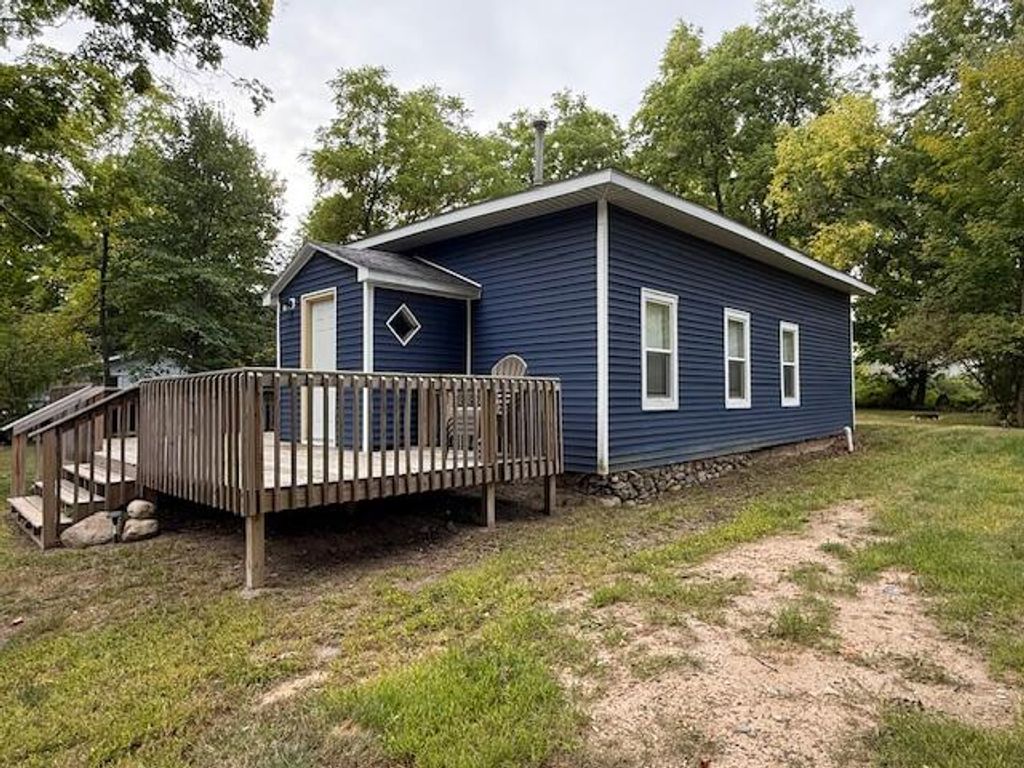 37 Jefferson Street, Newaygo, MI 49337