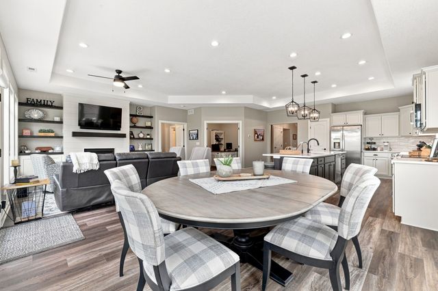 773 S 100th Street, West Des Moines, IA 50266