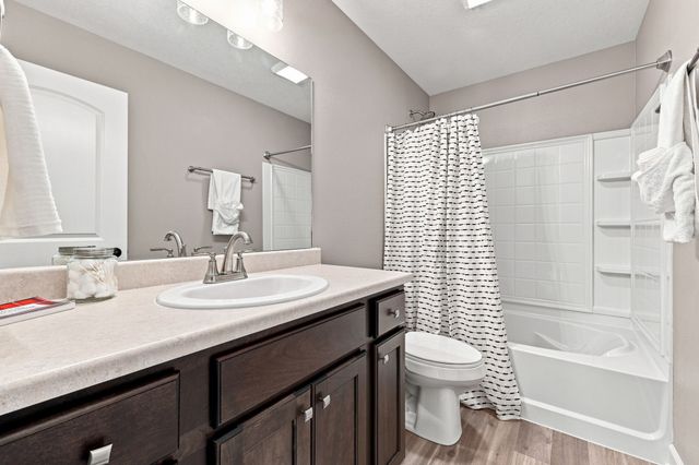 773 S 100th Street, West Des Moines, IA 50266