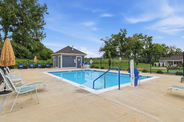 773 S 100th Street, West Des Moines, IA 50266
