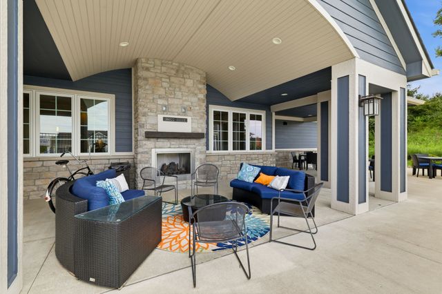 773 S 100th Street, West Des Moines, IA 50266