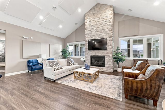 773 S 100th Street, West Des Moines, IA 50266