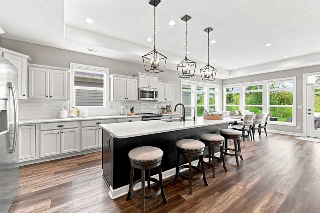 773 S 100th Street, West Des Moines, IA 50266
