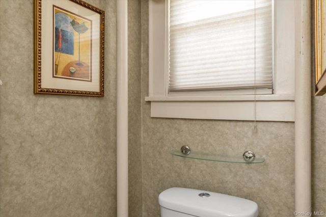 18 W Melrose Street, Valley Stream, NY 11580