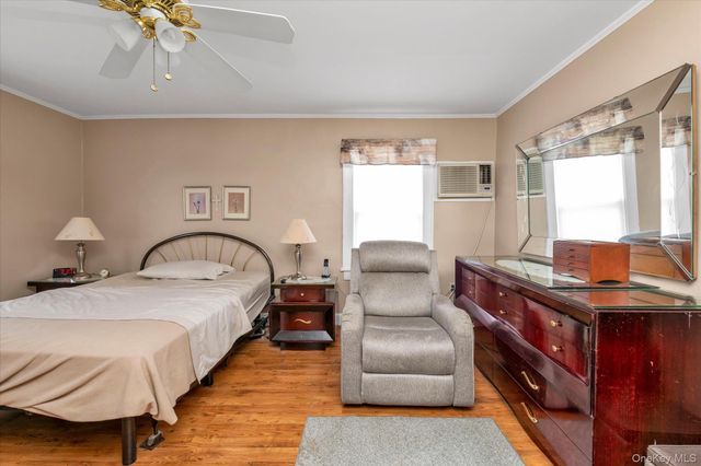 18 W Melrose Street, Valley Stream, NY 11580