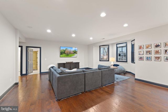 18757 UPPER MEADOW DR, Leesburg, VA 20176