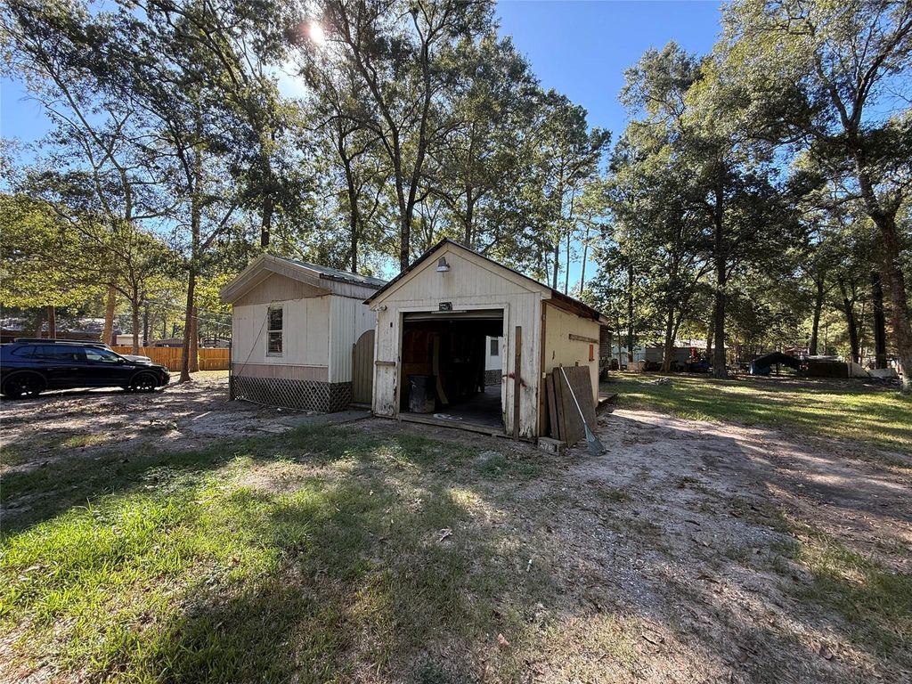 186 County Road 4283, Dayton, TX 77535