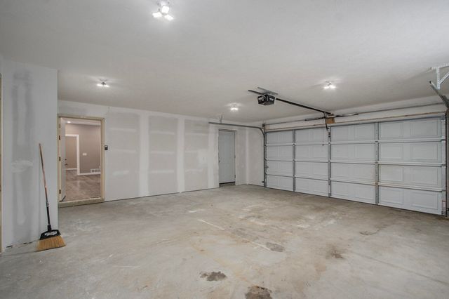 2824 E B Avenue, Plainwell, MI 49080