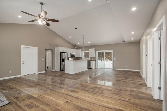 2824 E B Avenue, Plainwell, MI 49080