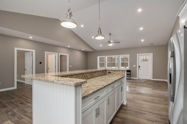 2824 E B Avenue, Plainwell, MI 49080