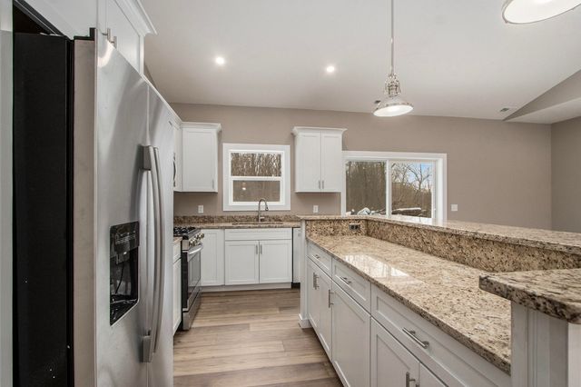 2824 E B Avenue, Plainwell, MI 49080