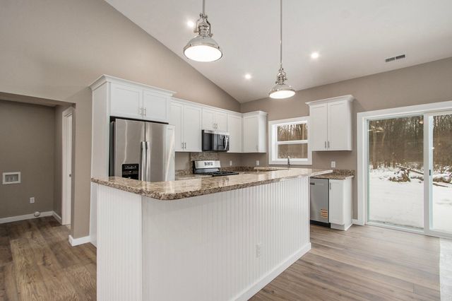 2824 E B Avenue, Plainwell, MI 49080