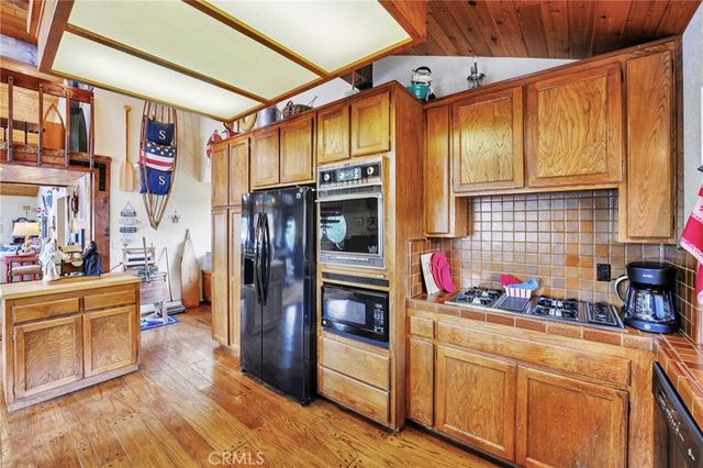 619 Landlock Landing, Big Bear Lake, CA 92315