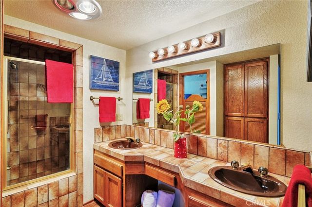 619 Landlock Landing, Big Bear Lake, CA 92315