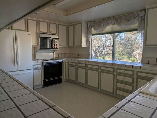 1331 Ramblewood Rd, Alpine, CA 91901