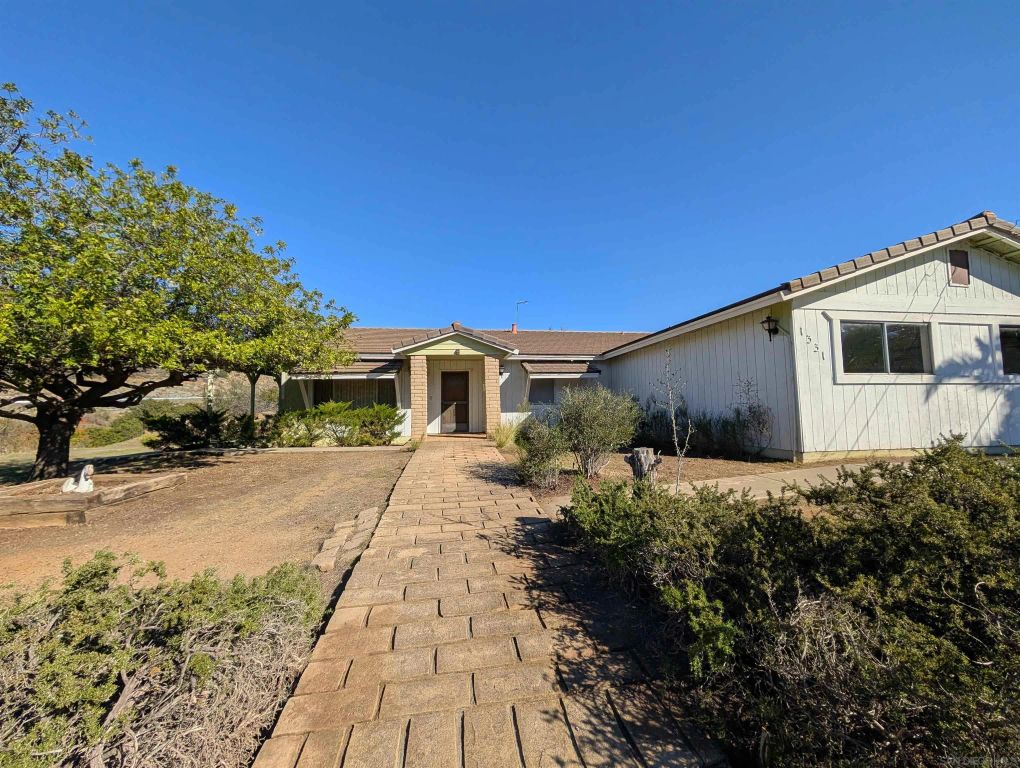 1331 Ramblewood Rd, Alpine, CA 91901