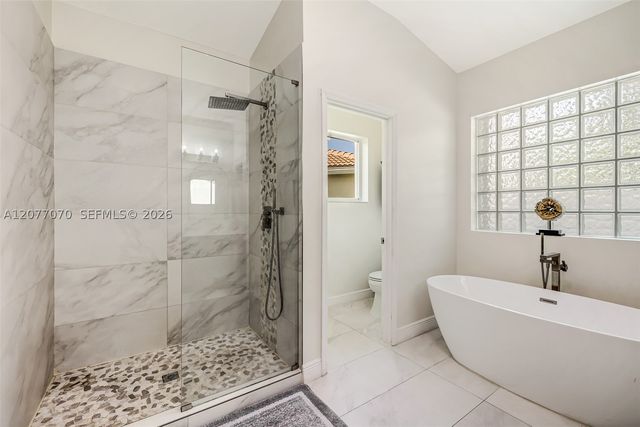 1928 Water Ridge Dr, Weston, FL 33326