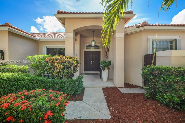 1928 Water Ridge Dr, Weston, FL 33326