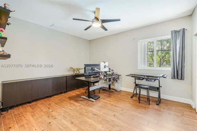 1928 Water Ridge Dr, Weston, FL 33326
