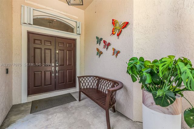 1928 Water Ridge Dr, Weston, FL 33326