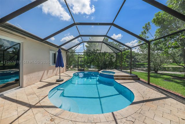 1928 Water Ridge Dr, Weston, FL 33326