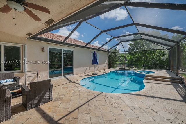 1928 Water Ridge Dr, Weston, FL 33326