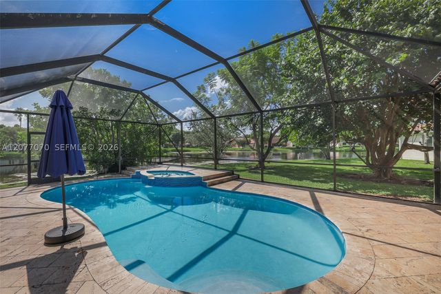 1928 Water Ridge Dr, Weston, FL 33326