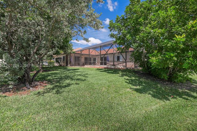 1928 Water Ridge Dr, Weston, FL 33326