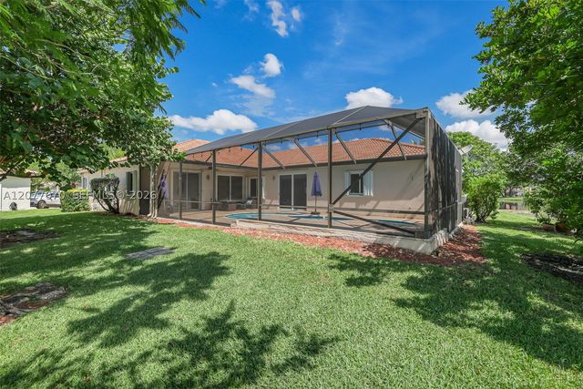 1928 Water Ridge Dr, Weston, FL 33326