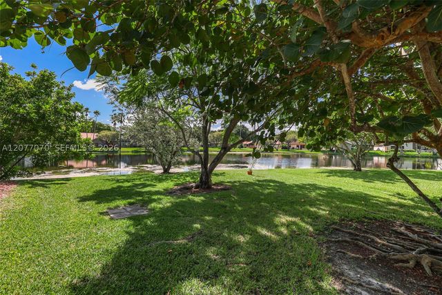 1928 Water Ridge Dr, Weston, FL 33326
