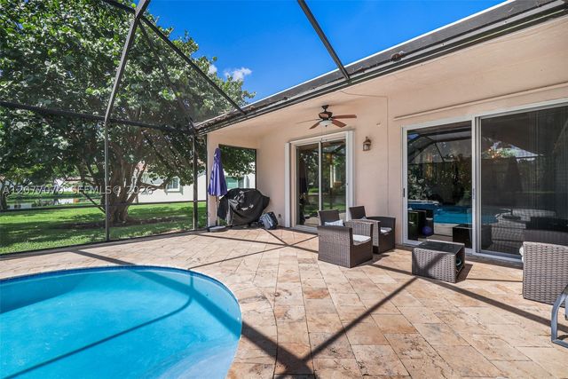 1928 Water Ridge Dr, Weston, FL 33326