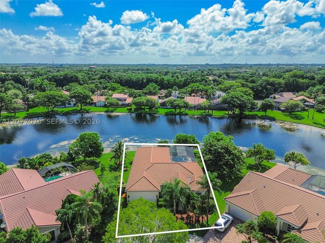 1928 Water Ridge Dr, Weston, FL 33326