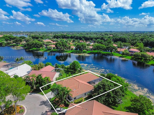 1928 Water Ridge Dr, Weston, FL 33326