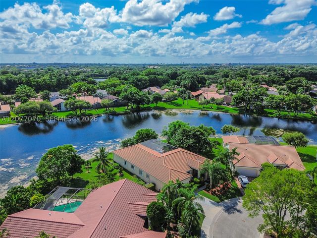 1928 Water Ridge Dr, Weston, FL 33326
