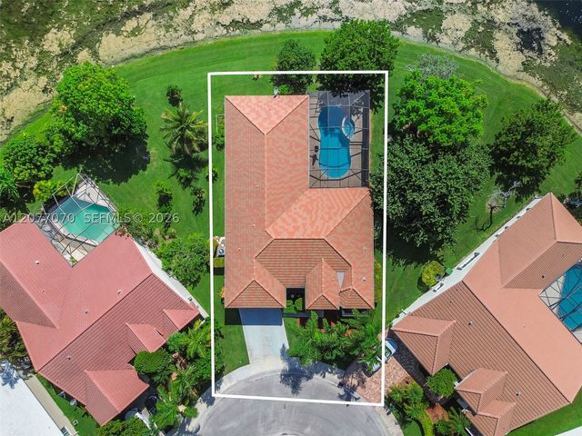 1928 Water Ridge Dr, Weston, FL 33326