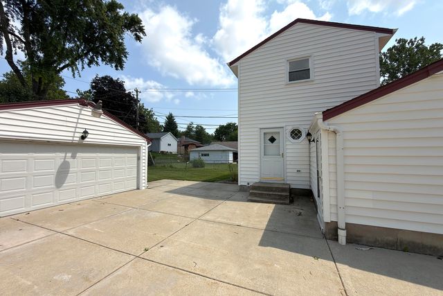 3000 starling Lane, Rolling Meadows, IL 60008