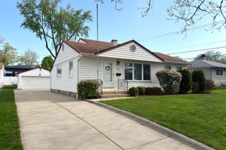 3000 starling Lane, Rolling Meadows, IL 60008