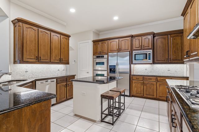904 Briar Ridge Drive, Keller, TX 76248