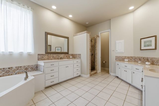 904 Briar Ridge Drive, Keller, TX 76248