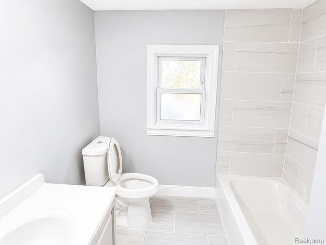 8463 Paige Avenue, Warren, MI 48089