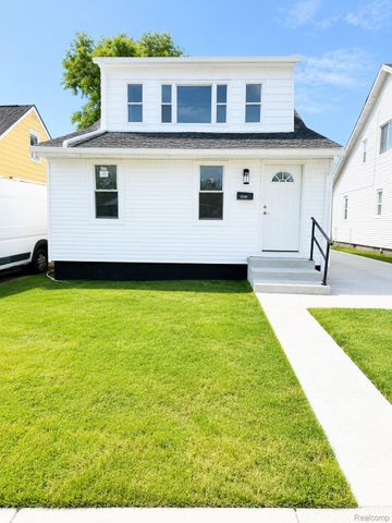 8463 Paige Avenue, Warren, MI 48089