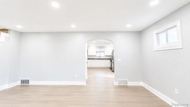 8463 Paige Avenue, Warren, MI 48089