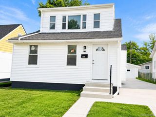 8463 Paige Avenue, Warren, MI 48089