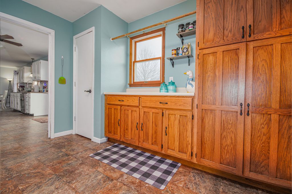 Image 16 of property listing at 4786 KELLER Road, Iuka, IL 62849