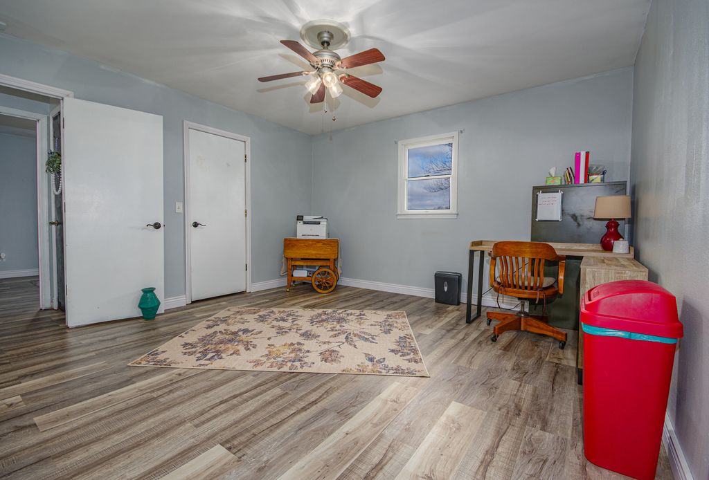 Image 18 of property listing at 4786 KELLER Road, Iuka, IL 62849