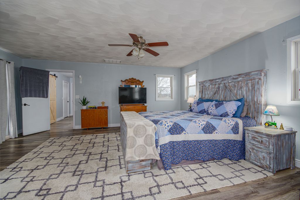 Image 22 of property listing at 4786 KELLER Road, Iuka, IL 62849